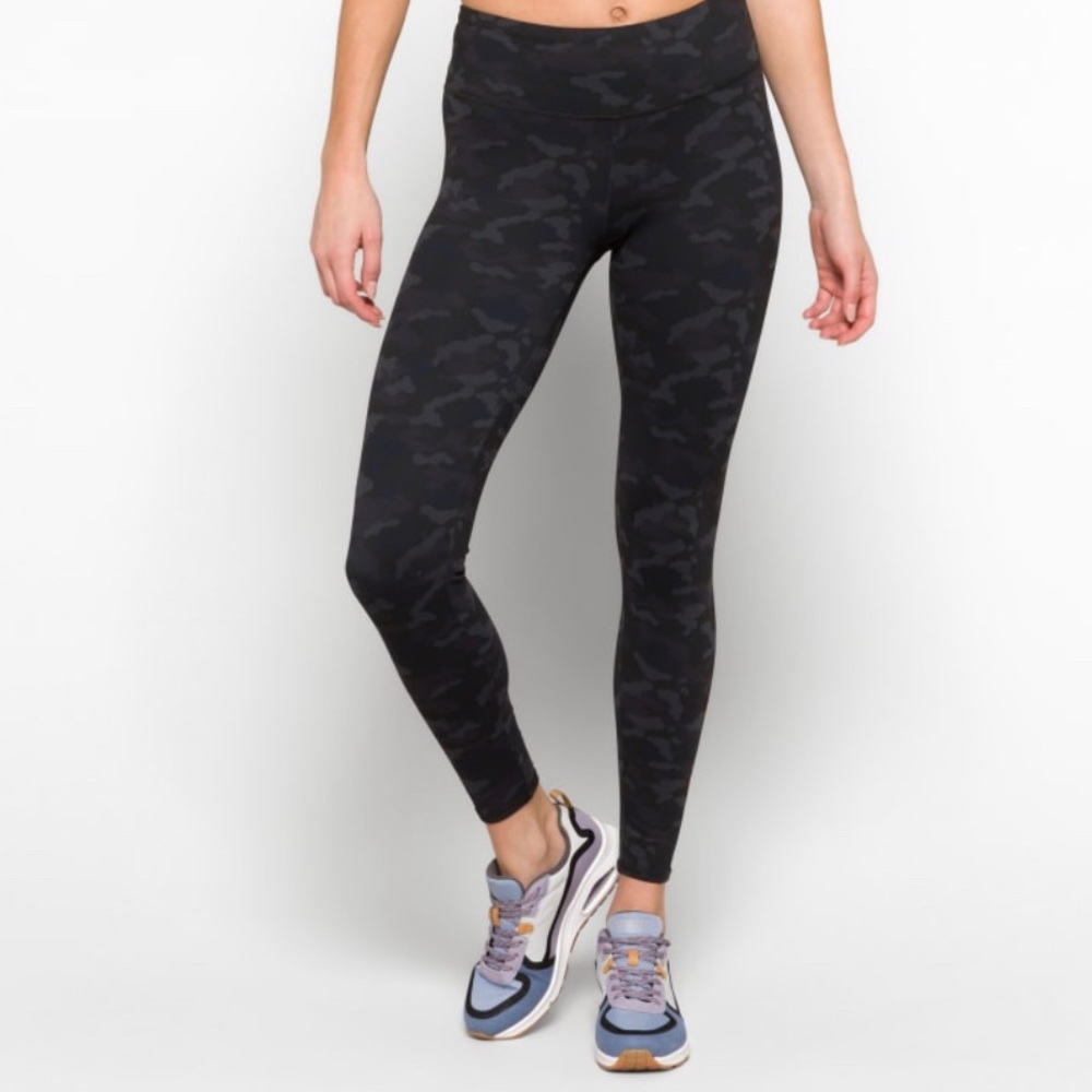 NWT Threads 4 Thought Monica Camo Legging!